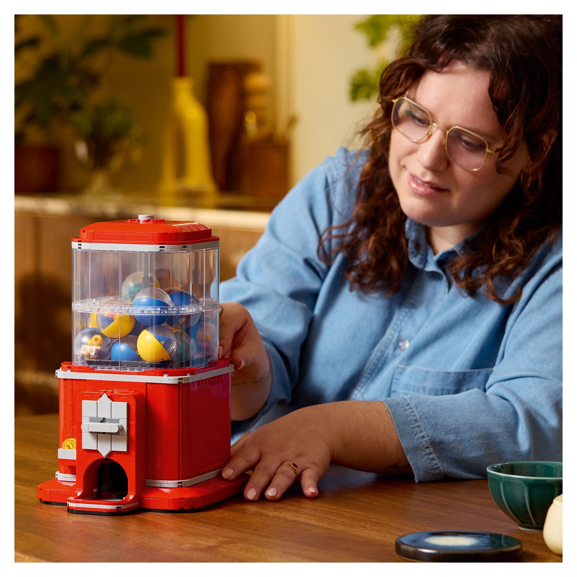 LEGO® Ideas Minifigure Vending Machine 21358 — Gift - Image 3