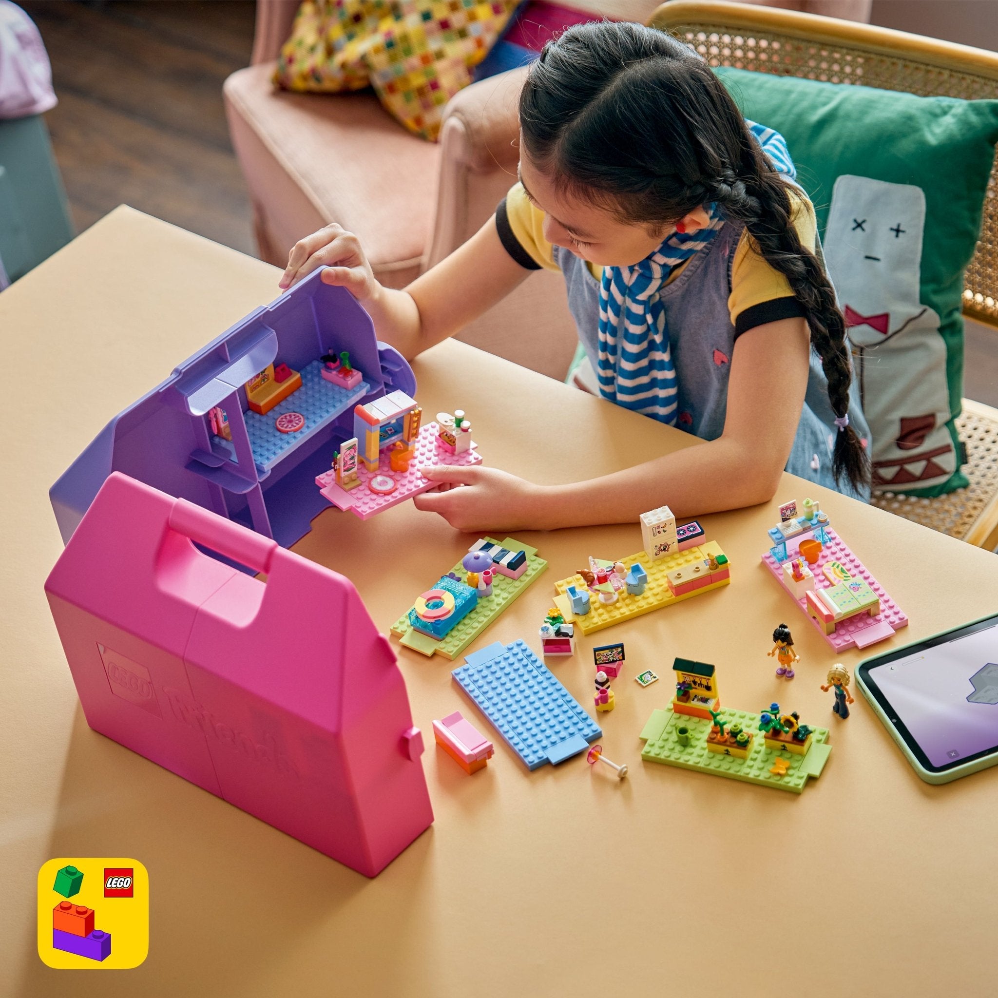 LEGO® Friends Creative Dollhouse Suitcase 42697 — Toy - Image 6
